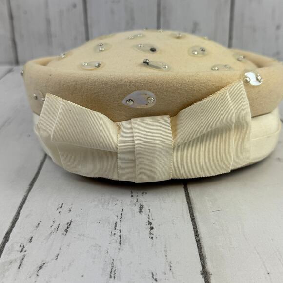 VTG 60's Janyth Roy Glenover Ivory Faum Tra Felt Pillbox Hat With Satin Bow - Picture 16 of 16